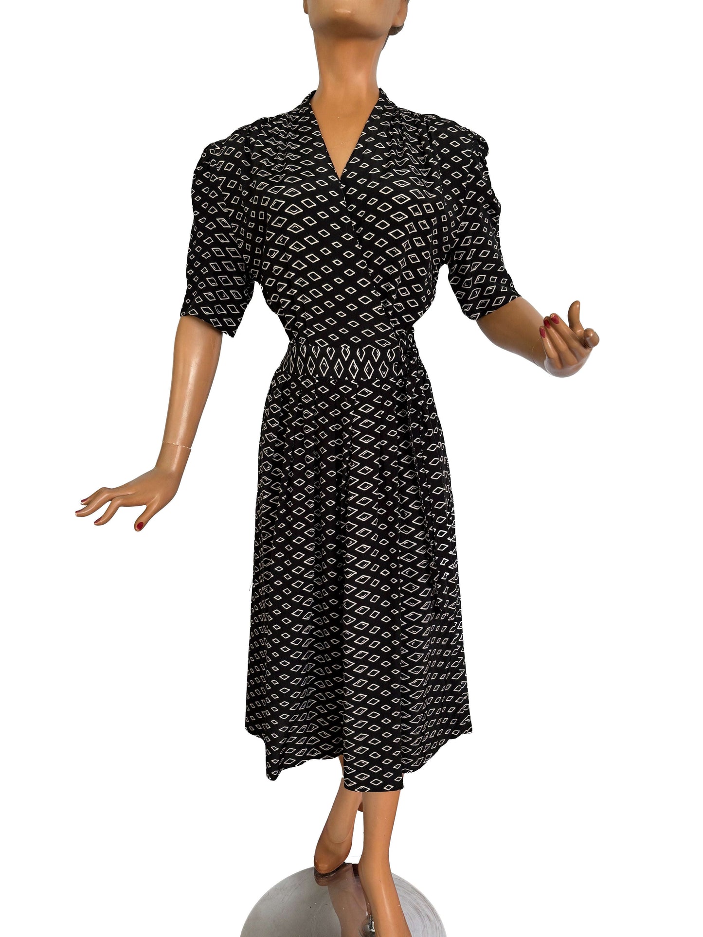 L | 1940s Style Black and White Wrap Dress With Diamond Print Lily Scarlet