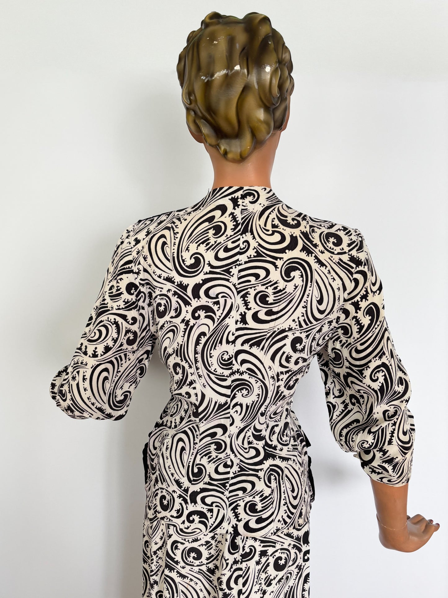 S | 1940s Black and White Paisley Print Two-Piece Suit