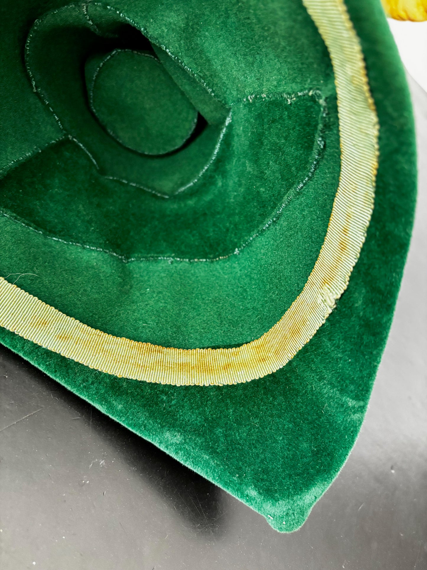 1940s Green Wool Felt Robin Hood Tilt Hat