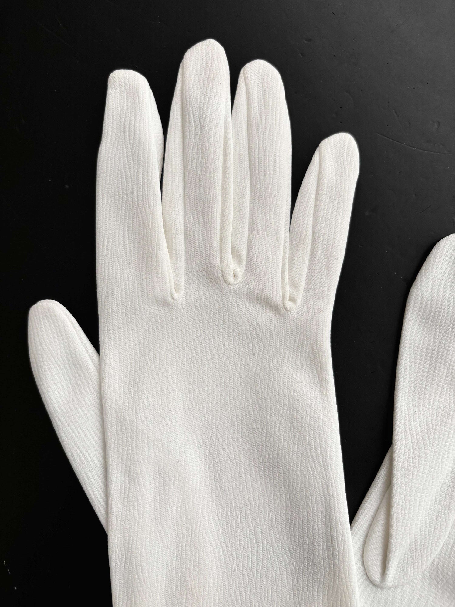 Vintage Accessories Lily Scarlet