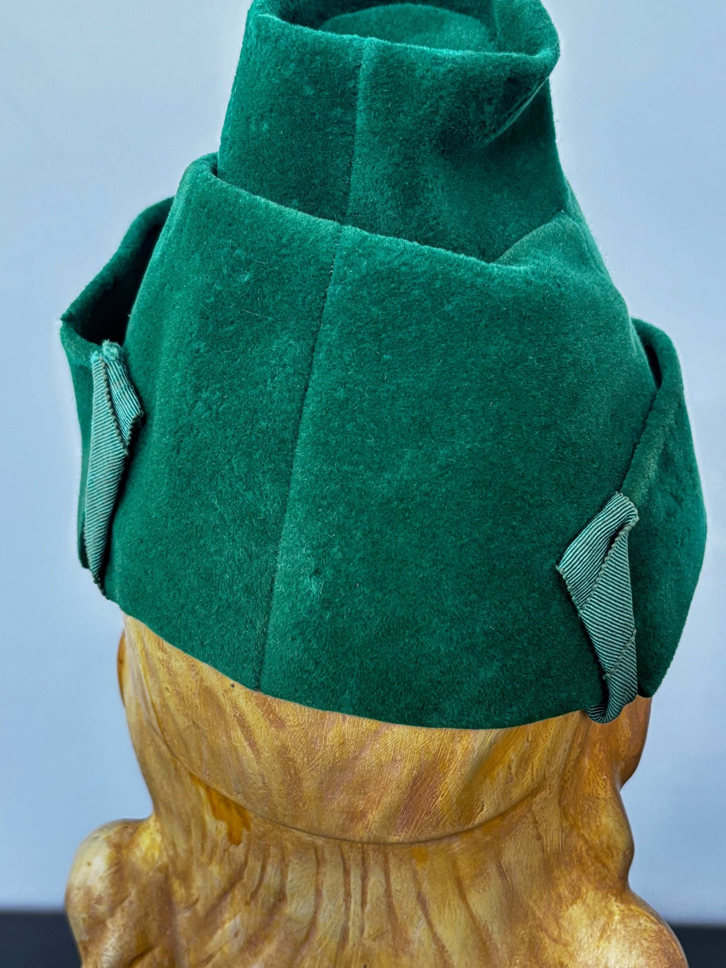 1940s Green Wool Felt Robin Hood Tilt Hat