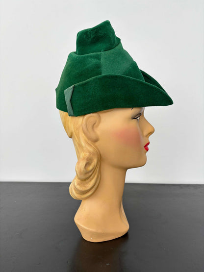 1940s Green Wool Felt Robin Hood Tilt Hat