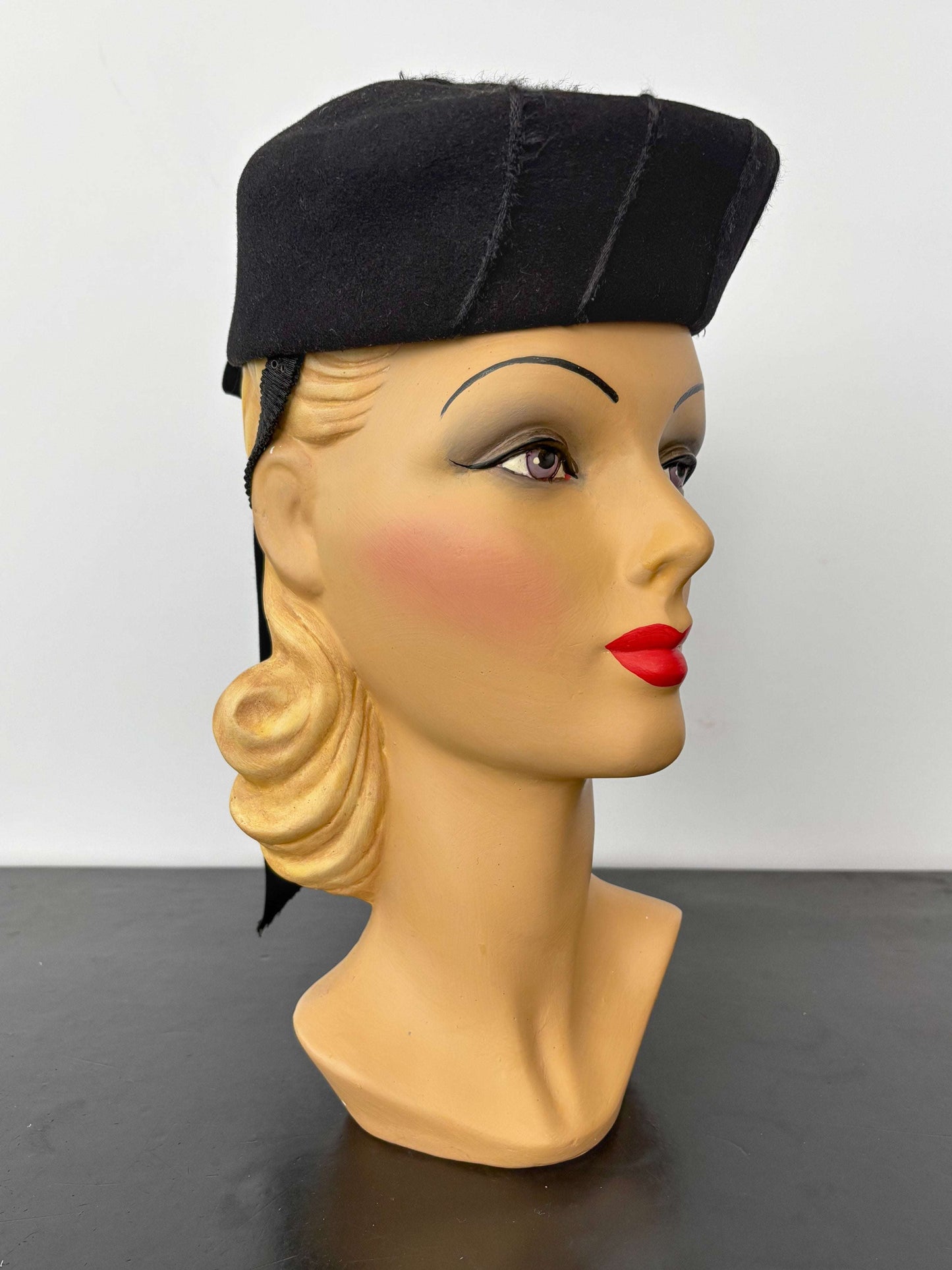 1950s Carolin Paris New York Black Felt Hat With Satin Bow