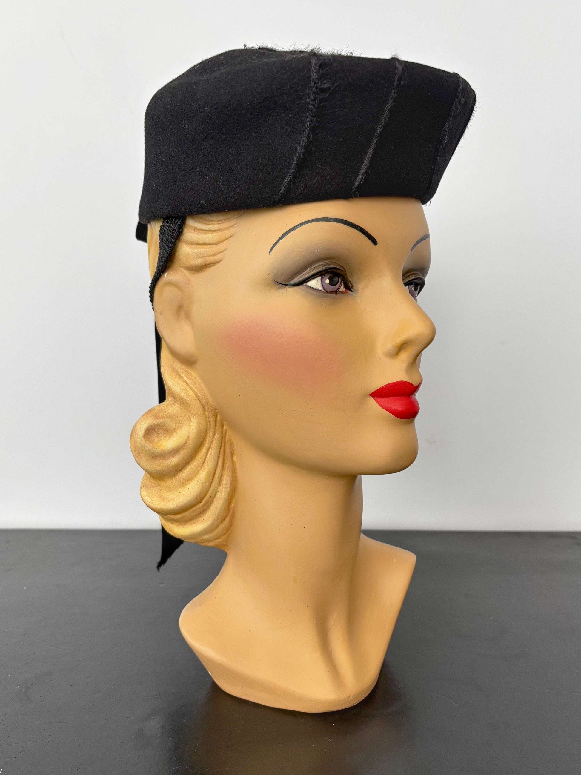 1950s Carolin Paris New York Black Felt Hat With Satin Bow
