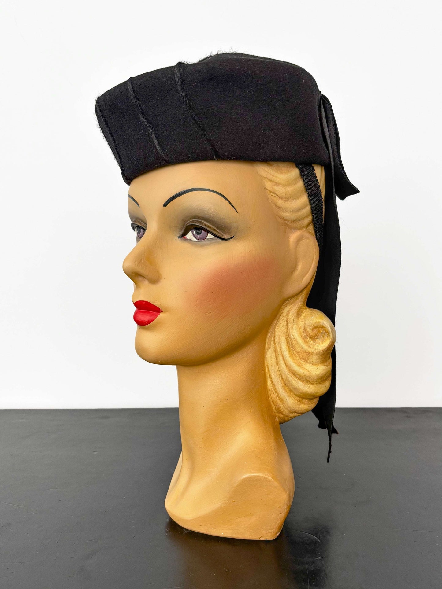 1950s Carolin Paris New York Black Felt Hat With Satin Bow