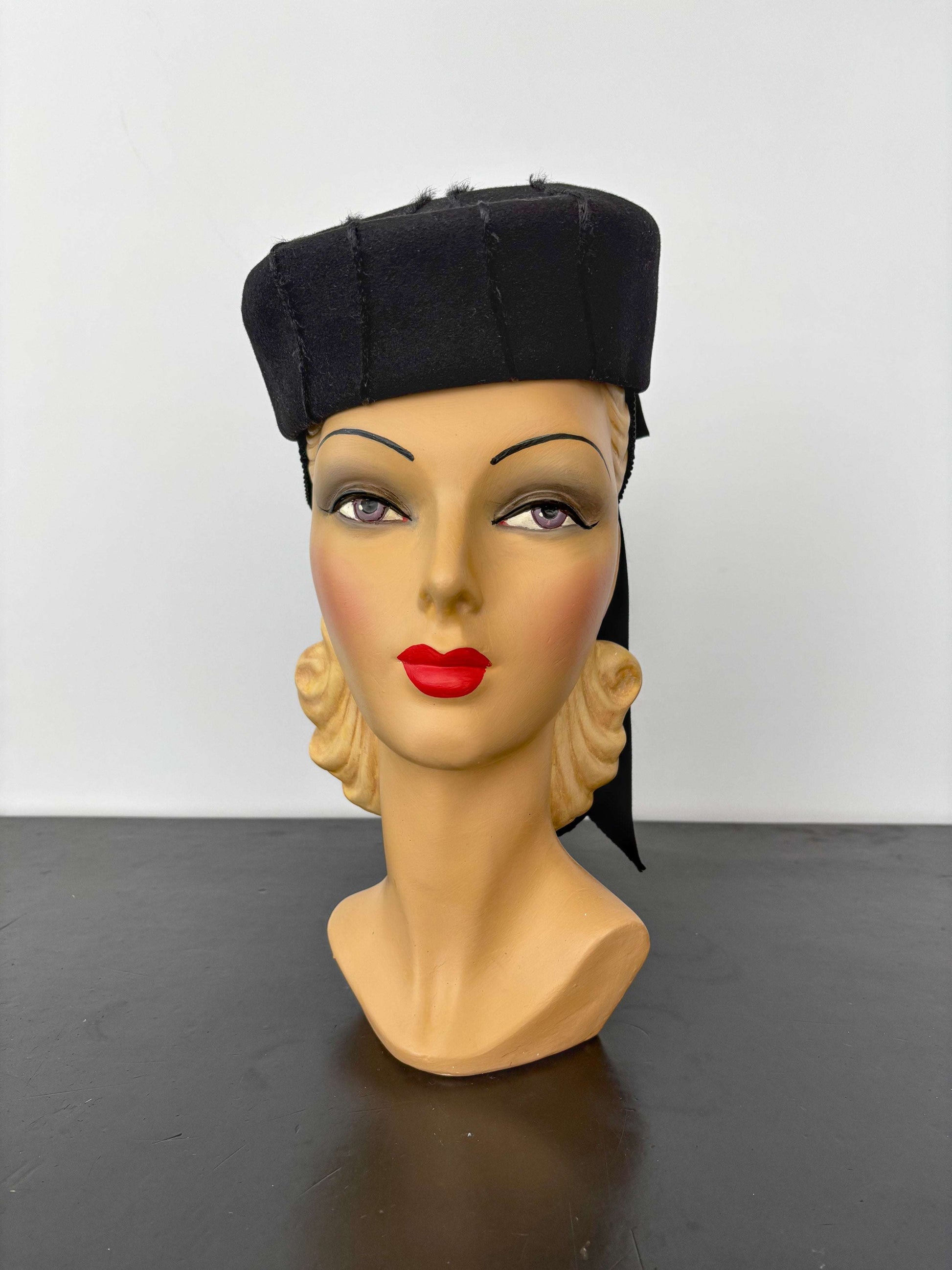 1950s Carolin Paris New York Black Felt Hat With Satin Bow