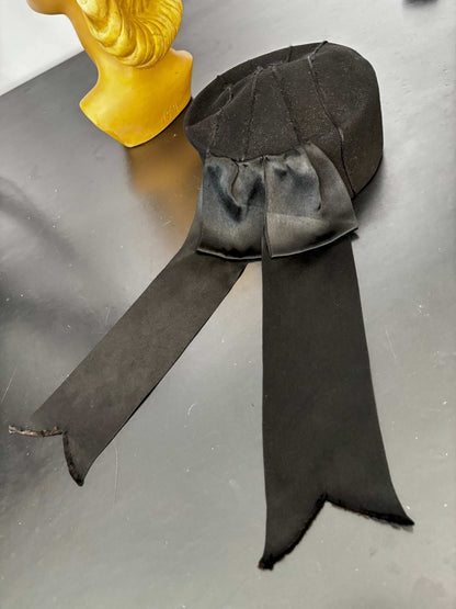 1950s Carolin Paris New York Black Felt Hat With Satin Bow