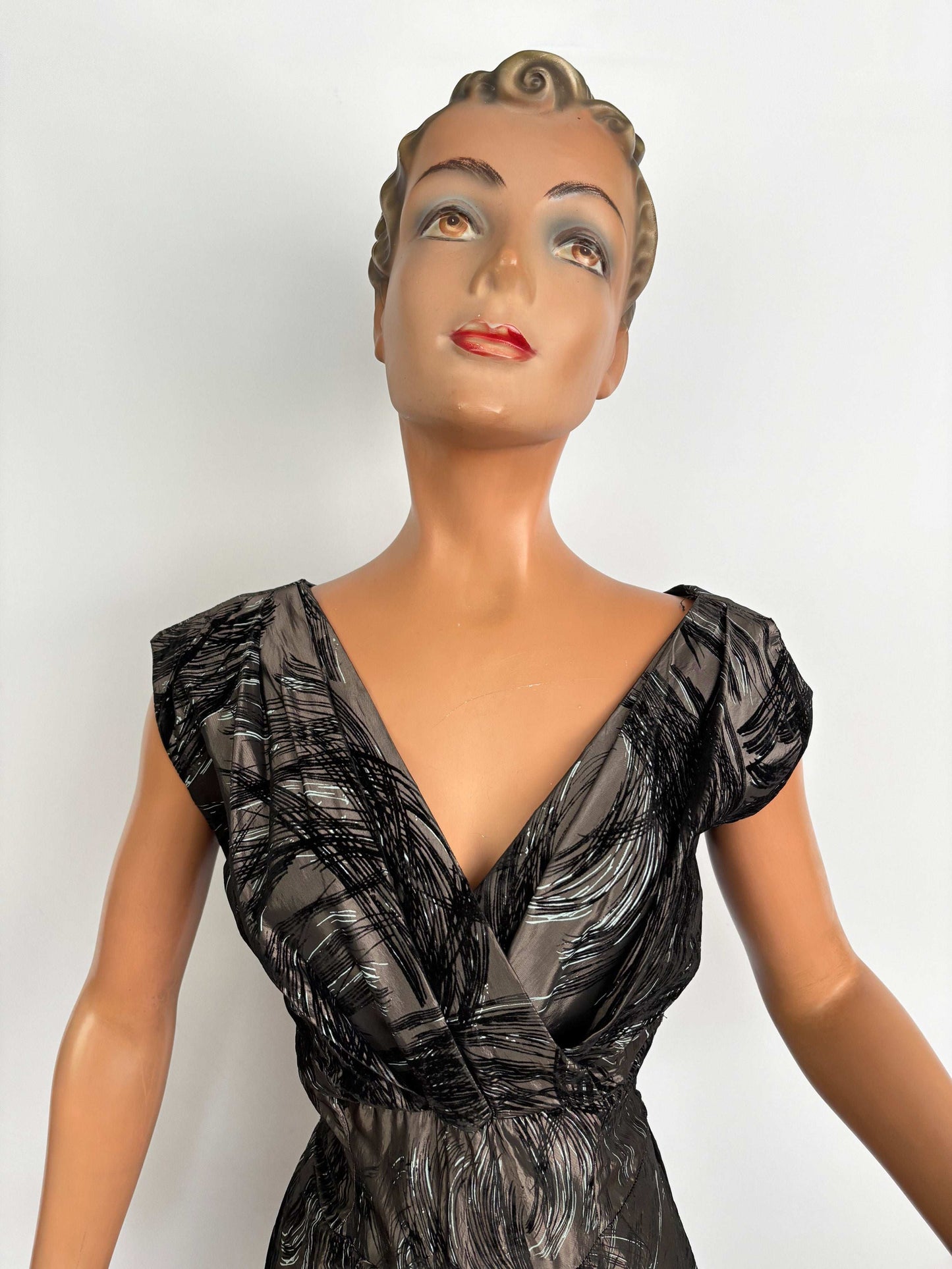 M | 1950s Grey Taffeta Evening Dress with Flock Print