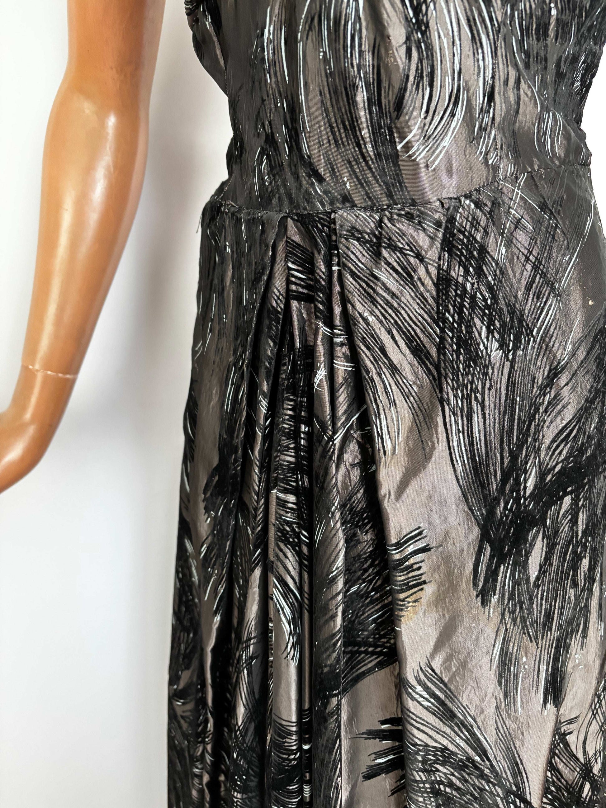 M | 1950s Grey Taffeta Evening Dress with Flock Print