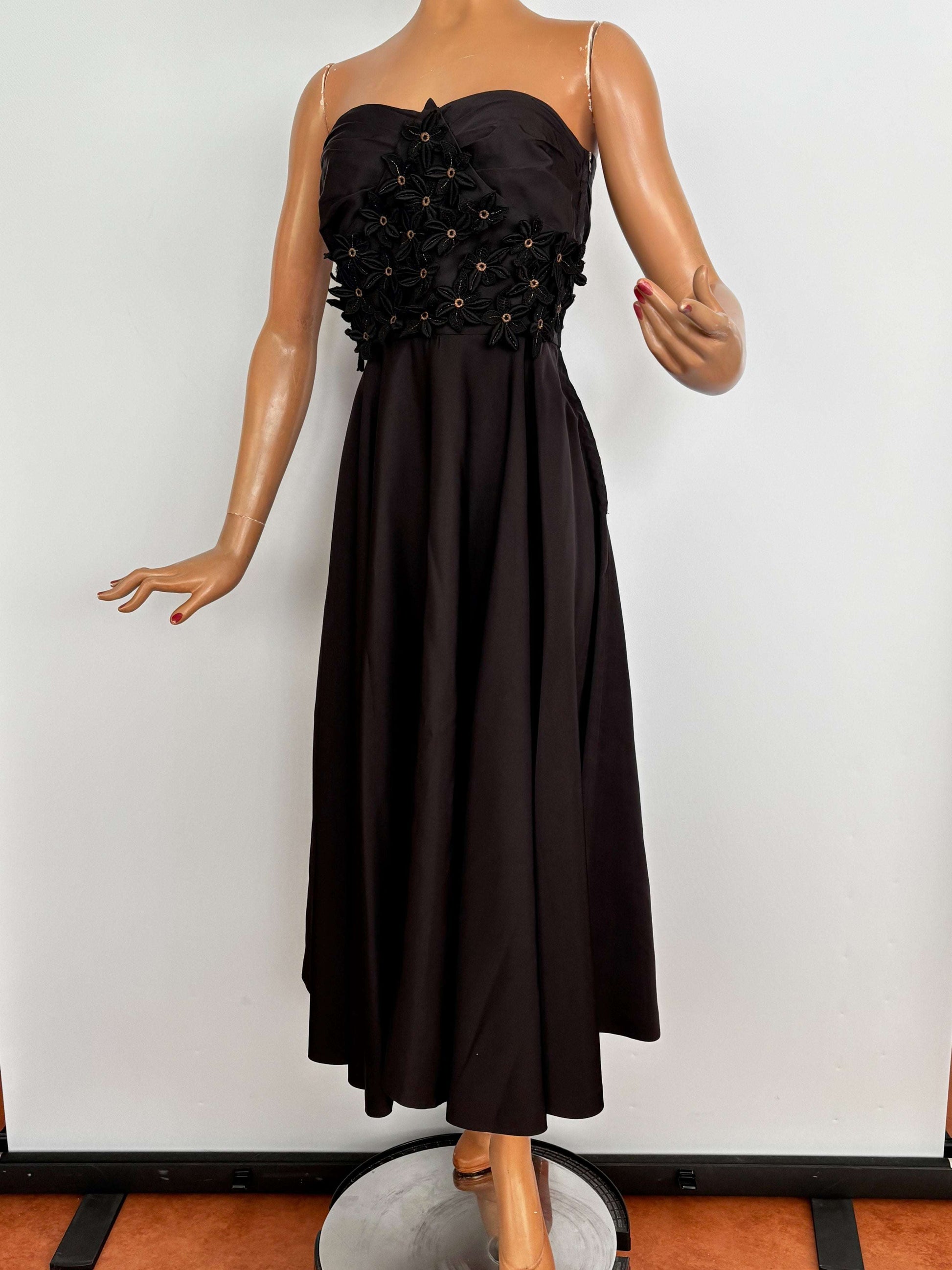 S | 1950s Black Taffeta Strapless Cocktail Dress with Appliqué Flowers