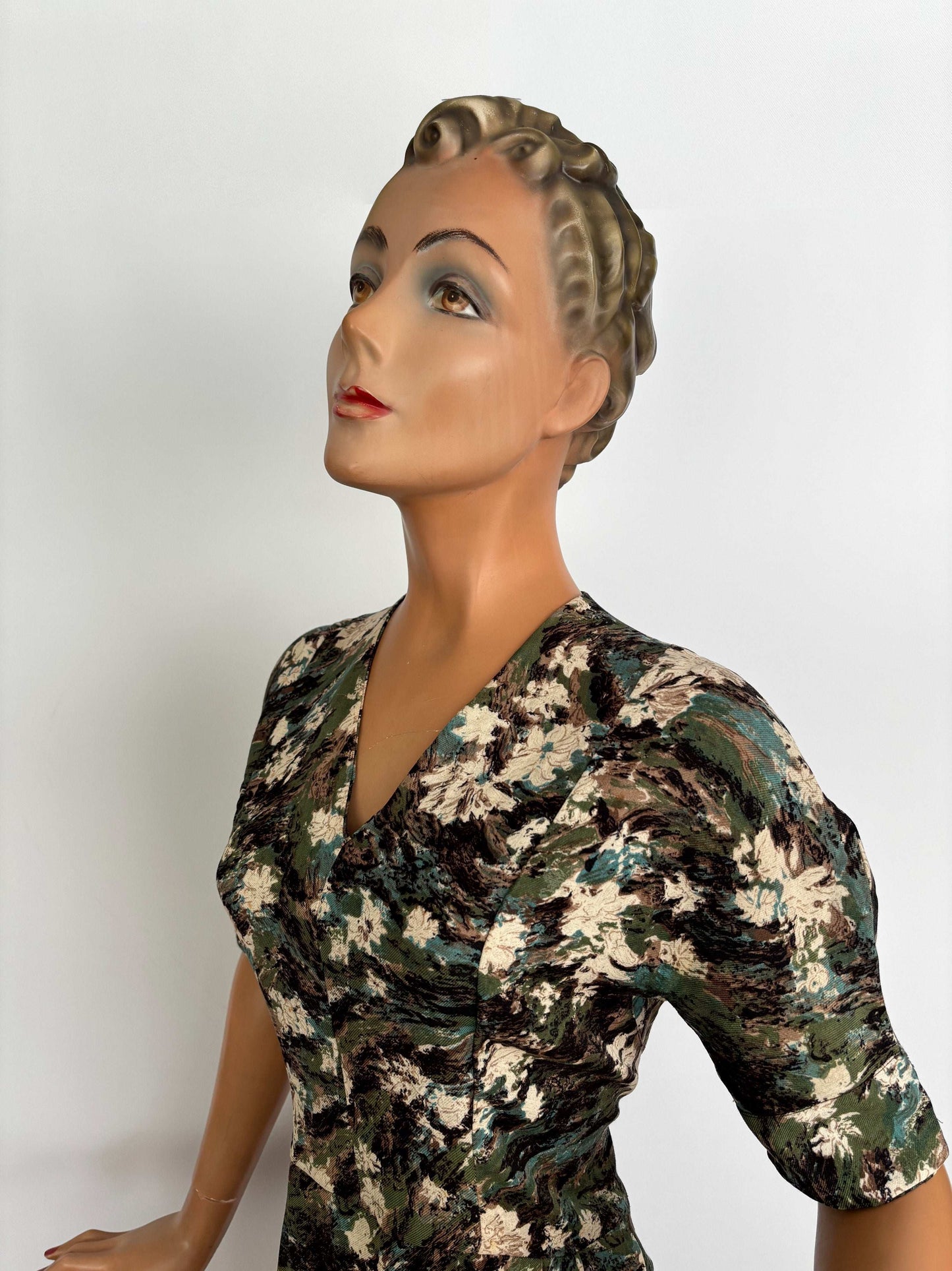 L | 1950s Wool Dress in Green, Brown and Cream Floral Pattern