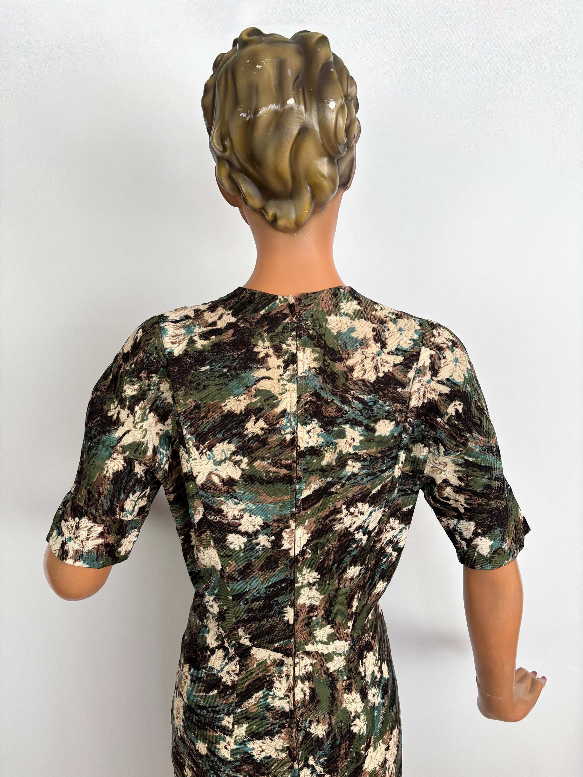 L | 1950s Wool Dress in Green, Brown and Cream Floral Pattern