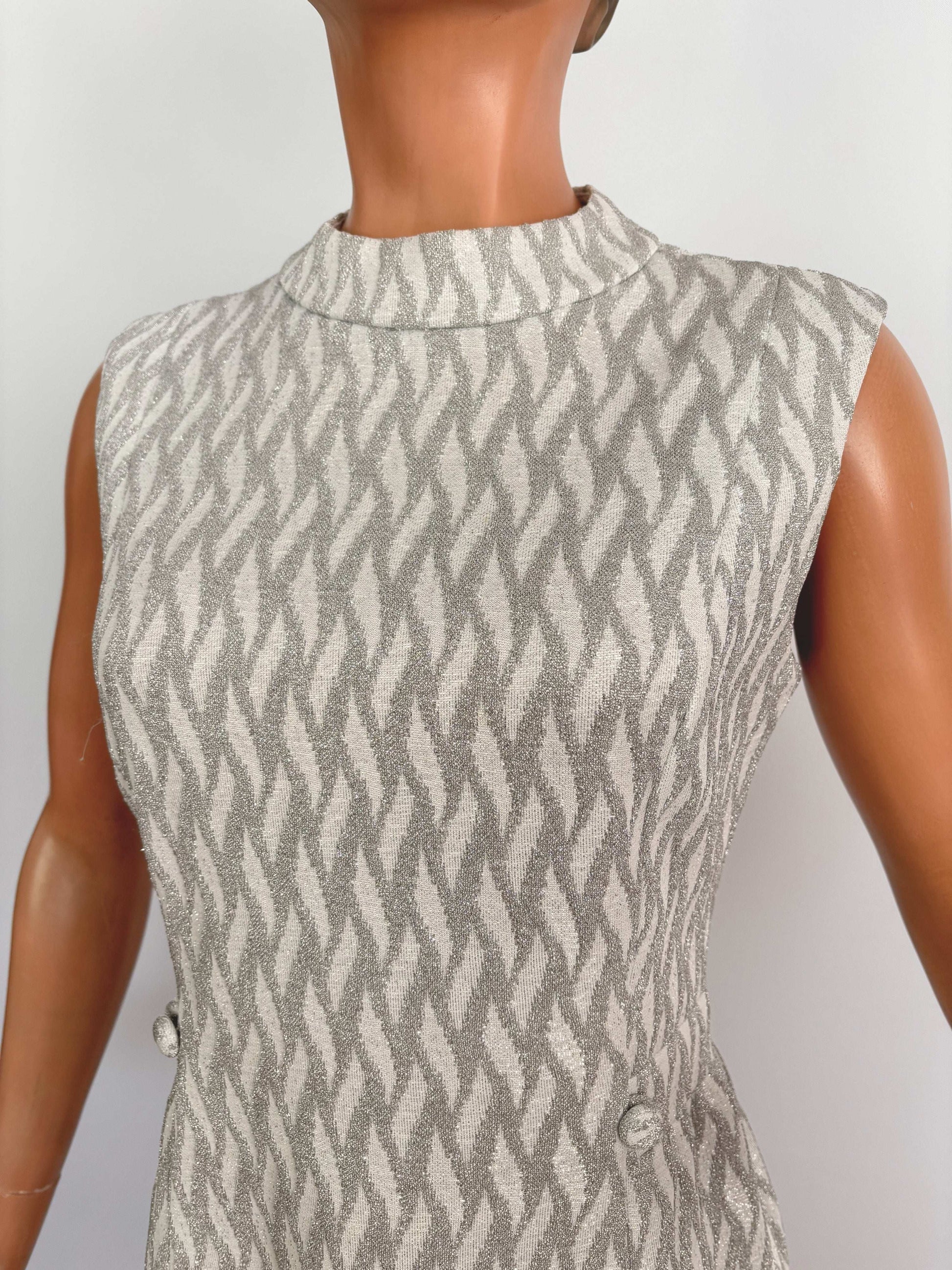 M | 1960s Leslie Fay Silver Lurex Knit Dress