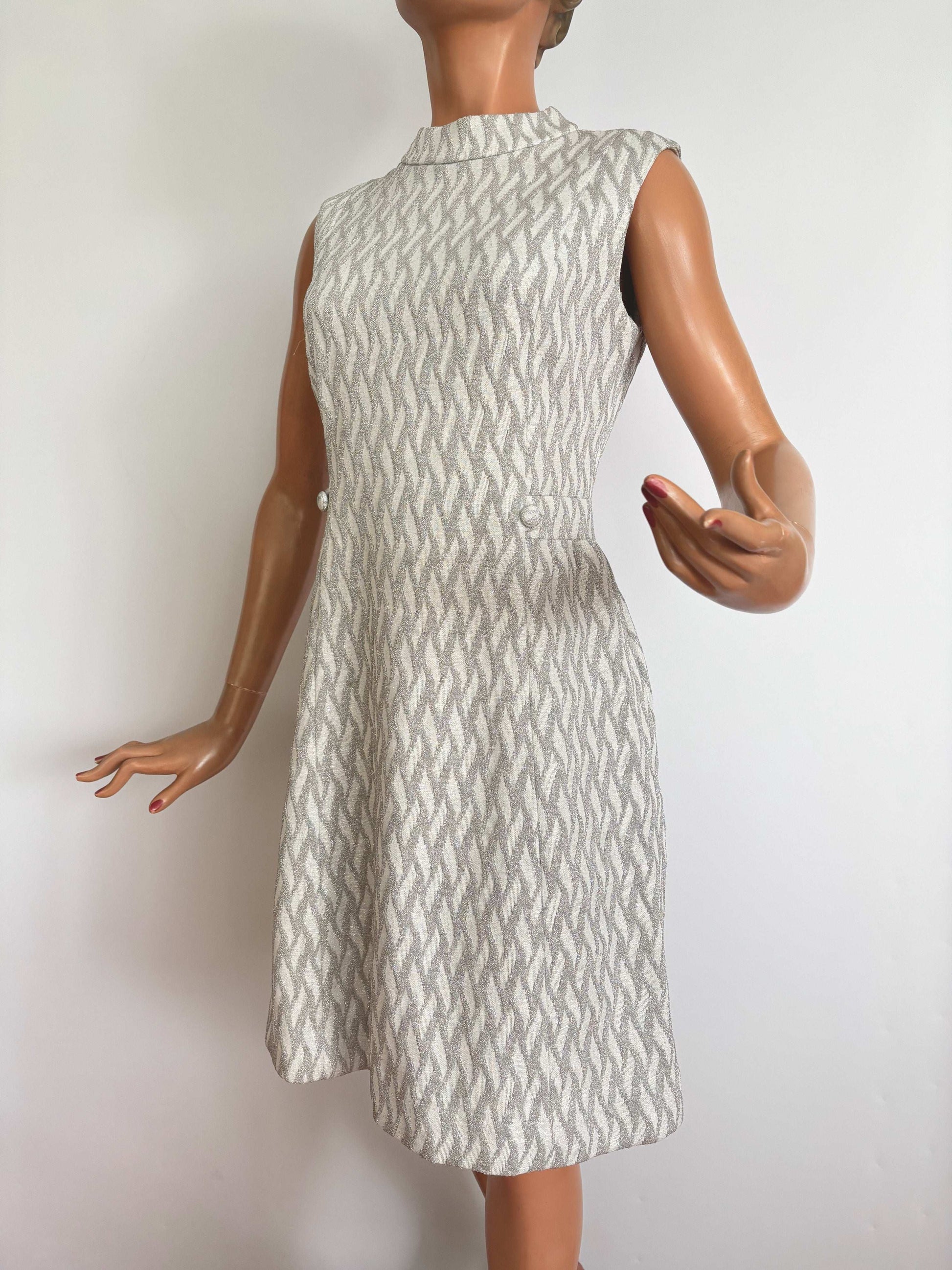 M | 1960s Leslie Fay Silver Lurex Knit Dress