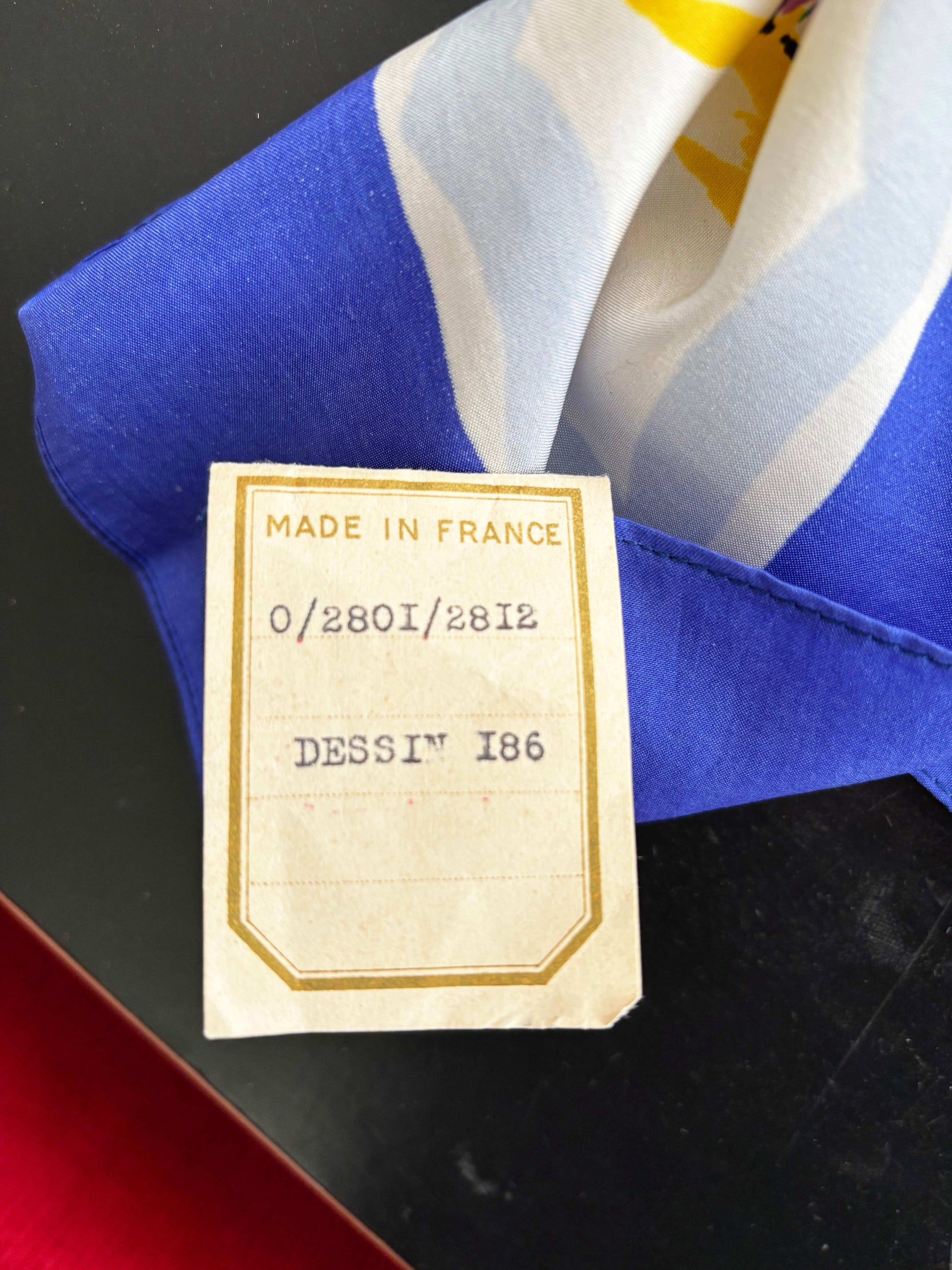 Deadstock French Scarf With Carriage Scene | 80x86 cm