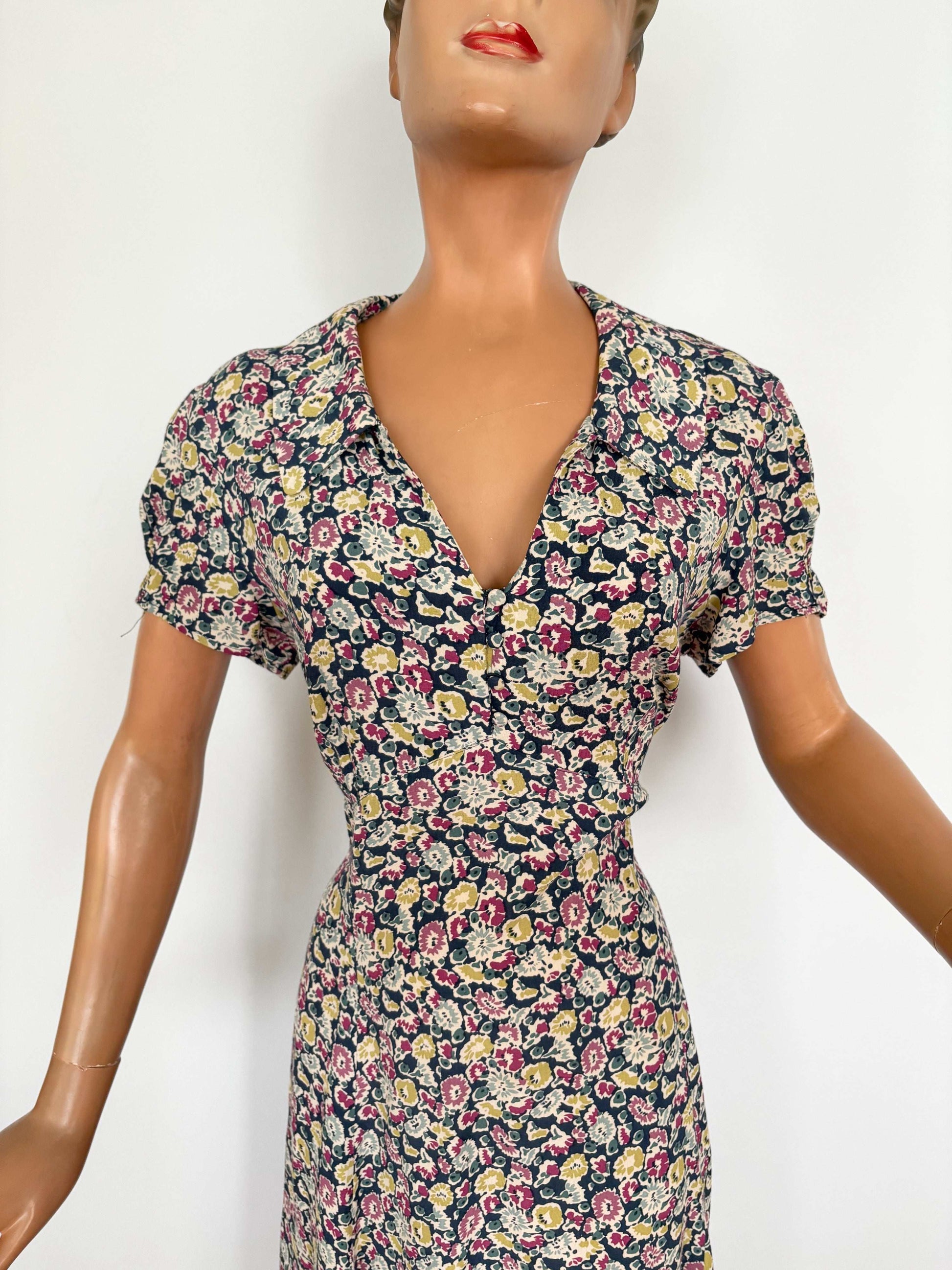 XL | 1940s Crepe Dress With Floral Print