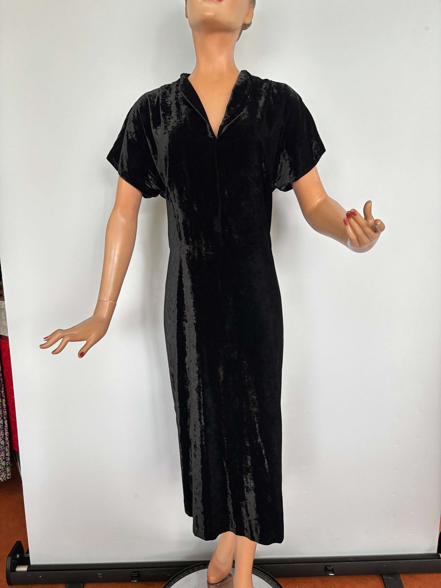 3XL | Black Velvet 1940s Style Dress