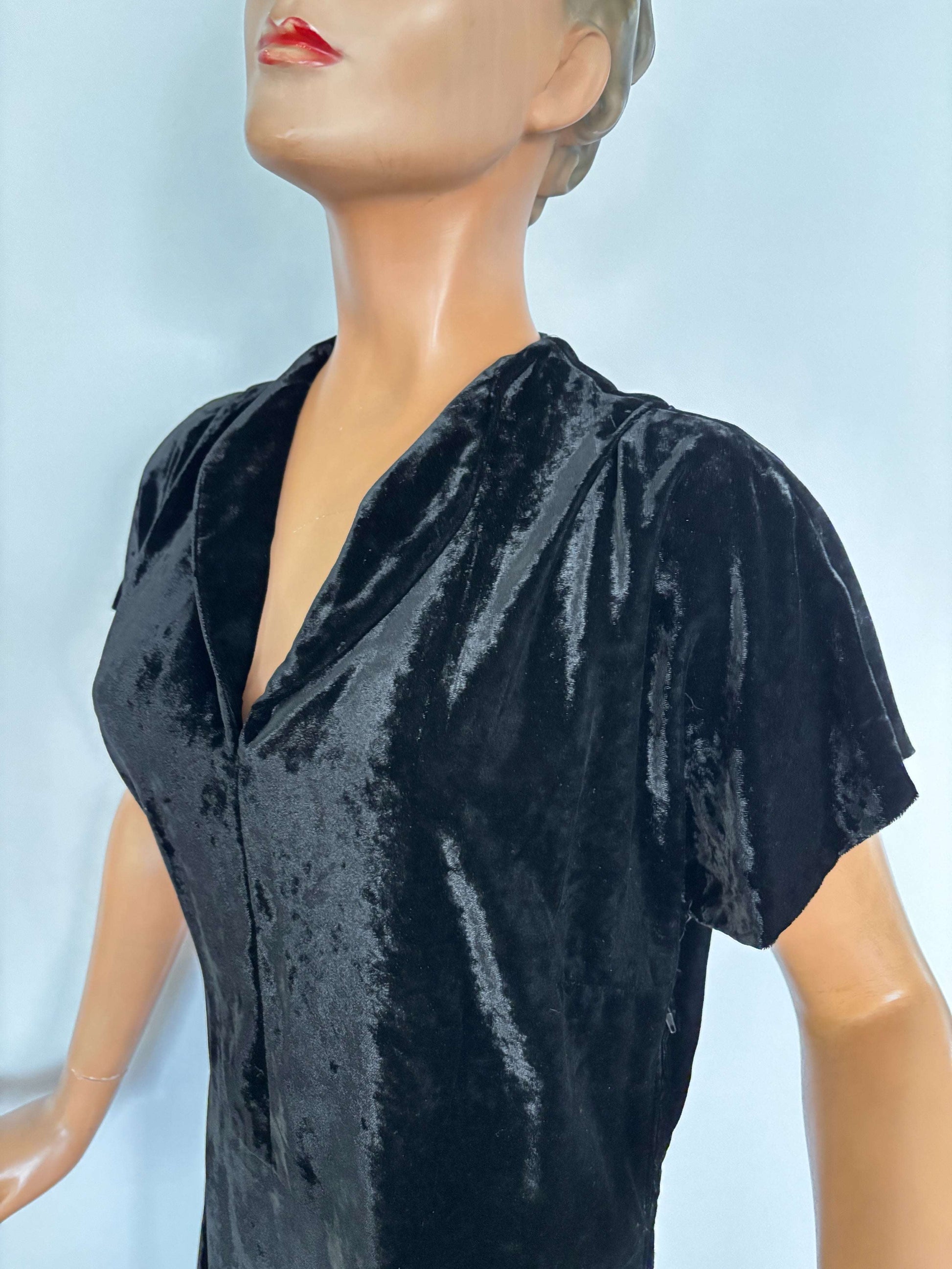 3XL | Black Velvet 1940s Style Dress