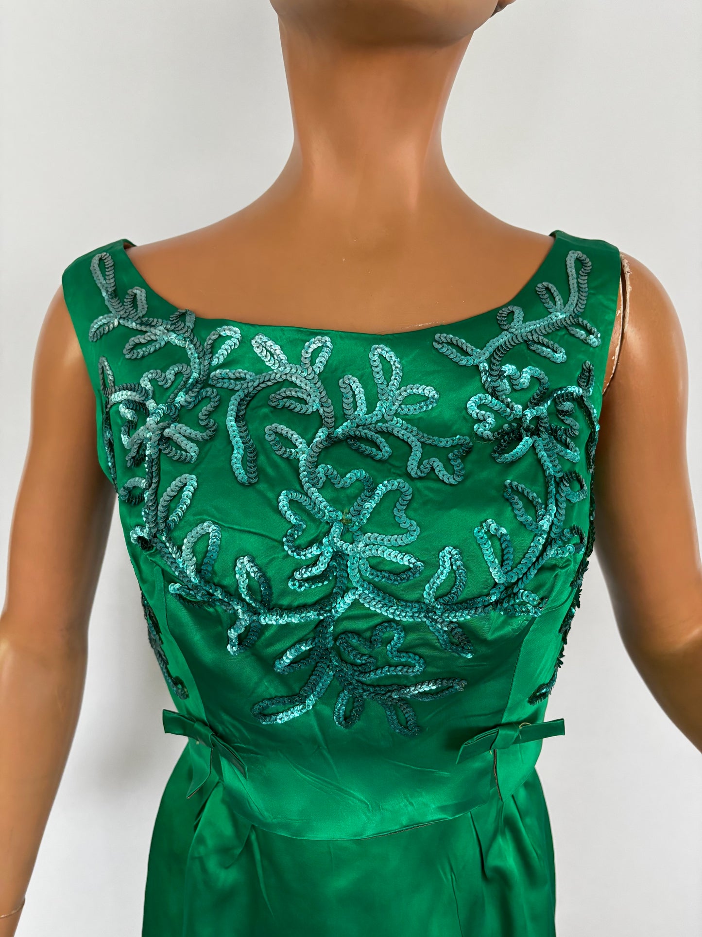 S | 1950s/60s Green Satin Cocktail Dress With Sequins