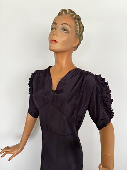 XL | Late 1930s Evening Dress With Ruched Sleeves