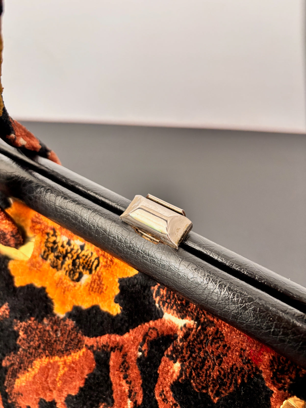 1960s J.R. Florida Floral Velvet Handbag