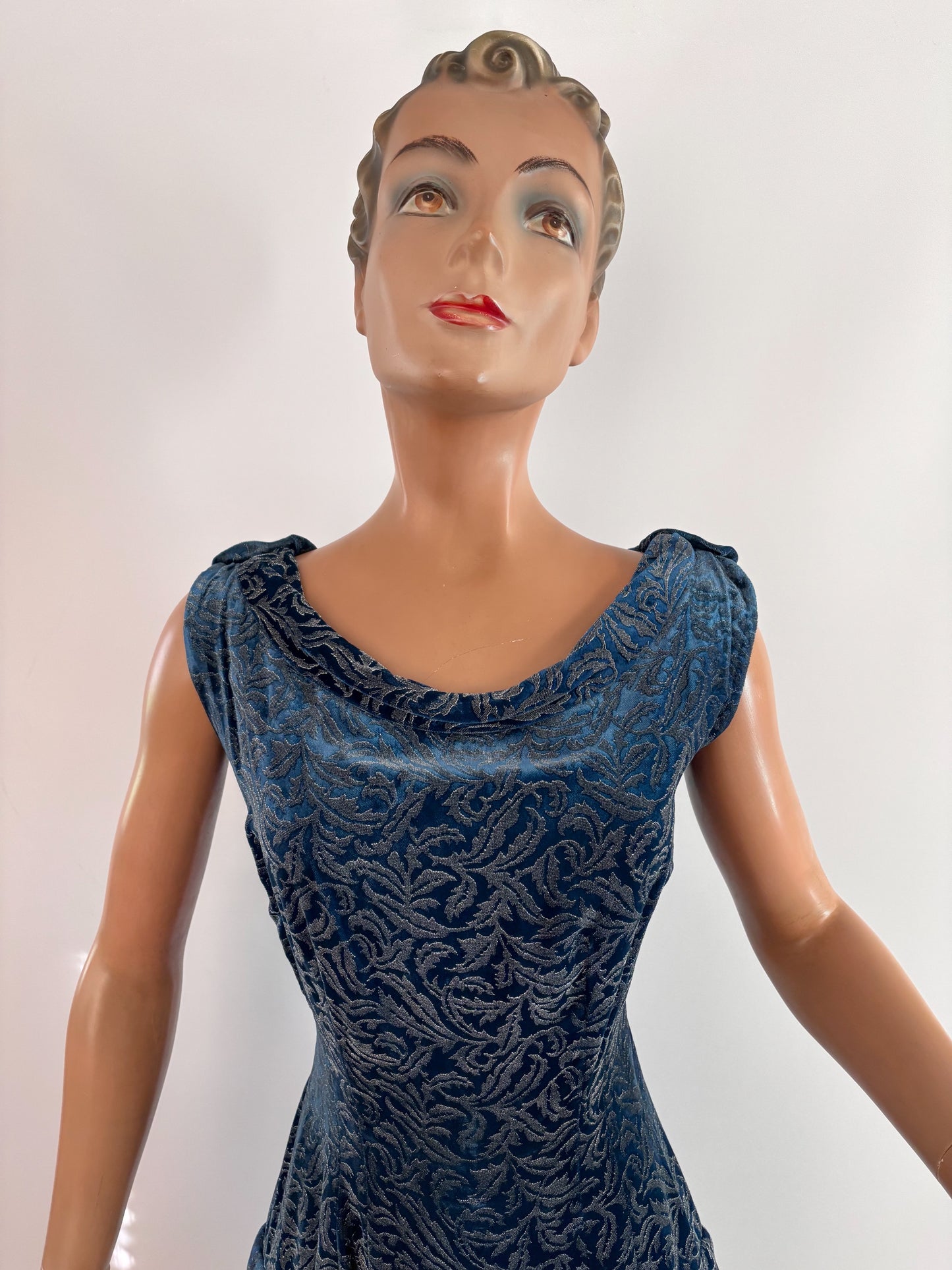 XS/S | Late 1930s Blue Devoré Velvet Dress With Metallic Pattern