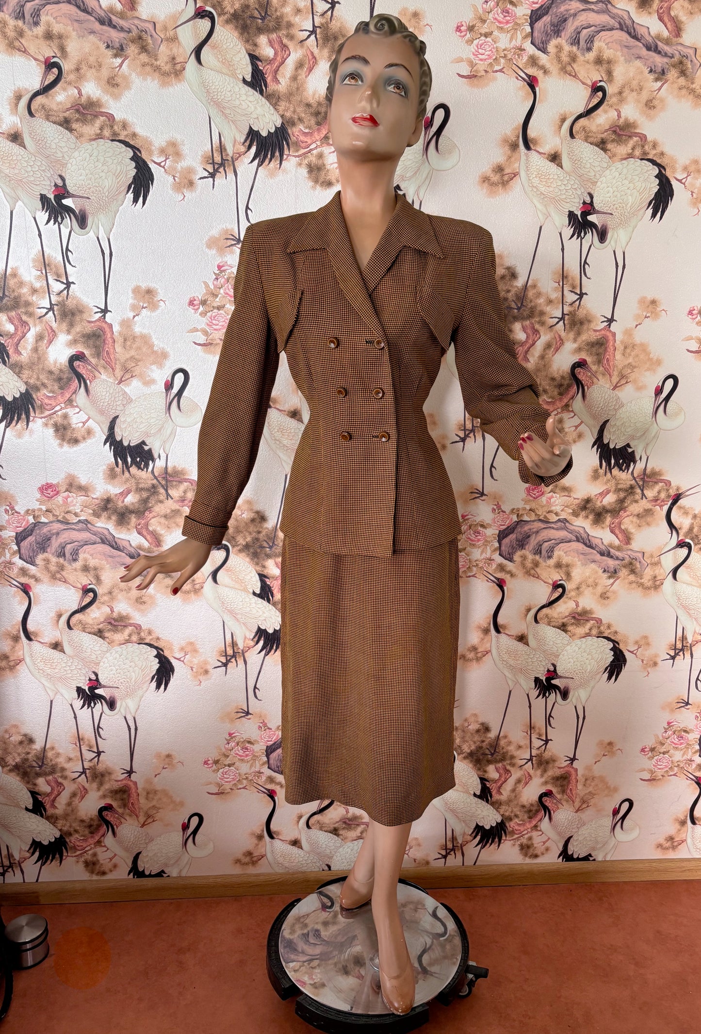 Jacket M, Skirt XS | 1940s Houndstooth Wool Gabardine Suit