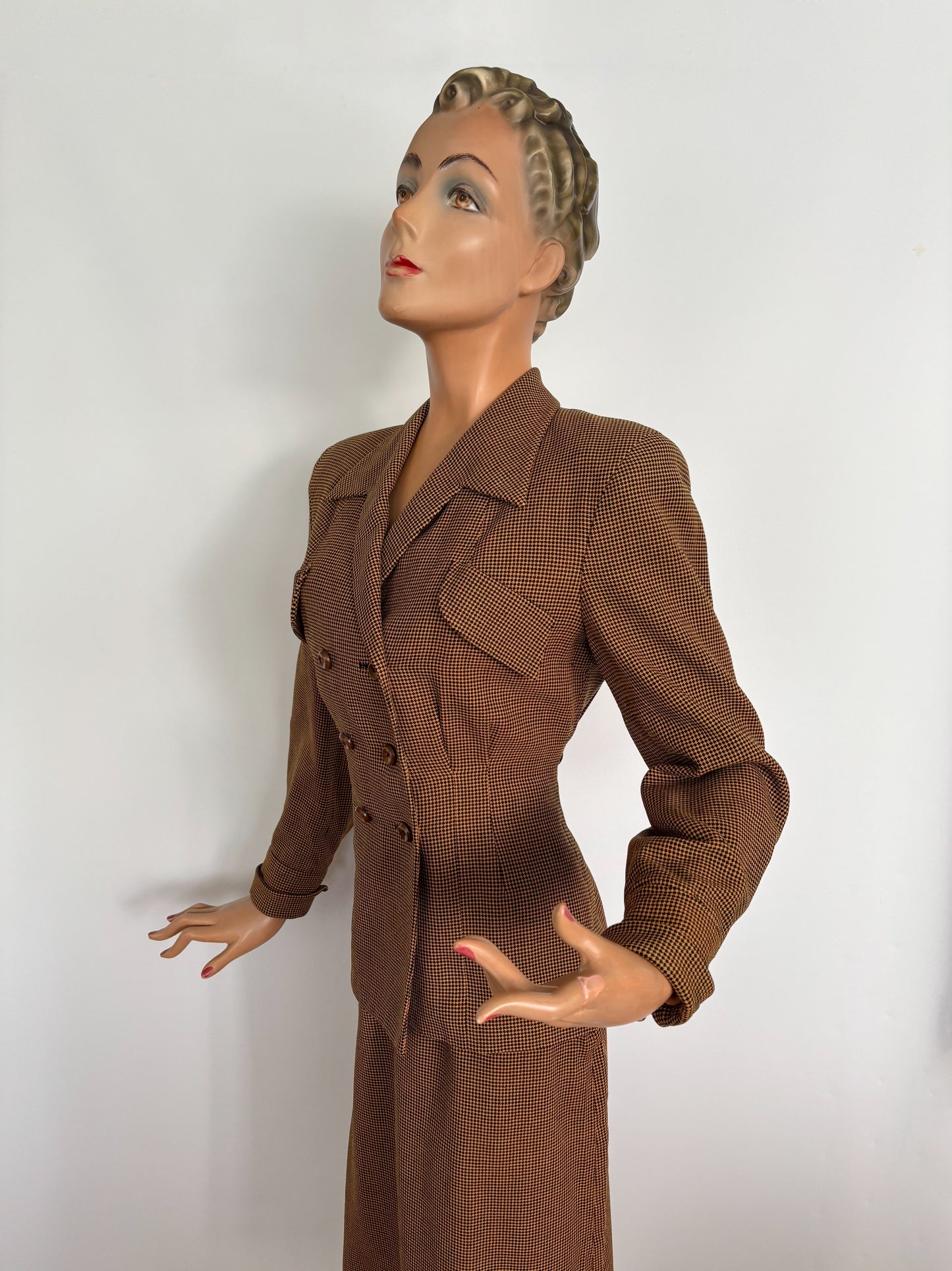 Jacket M, Skirt XS | 1940s Houndstooth Wool Gabardine Suit