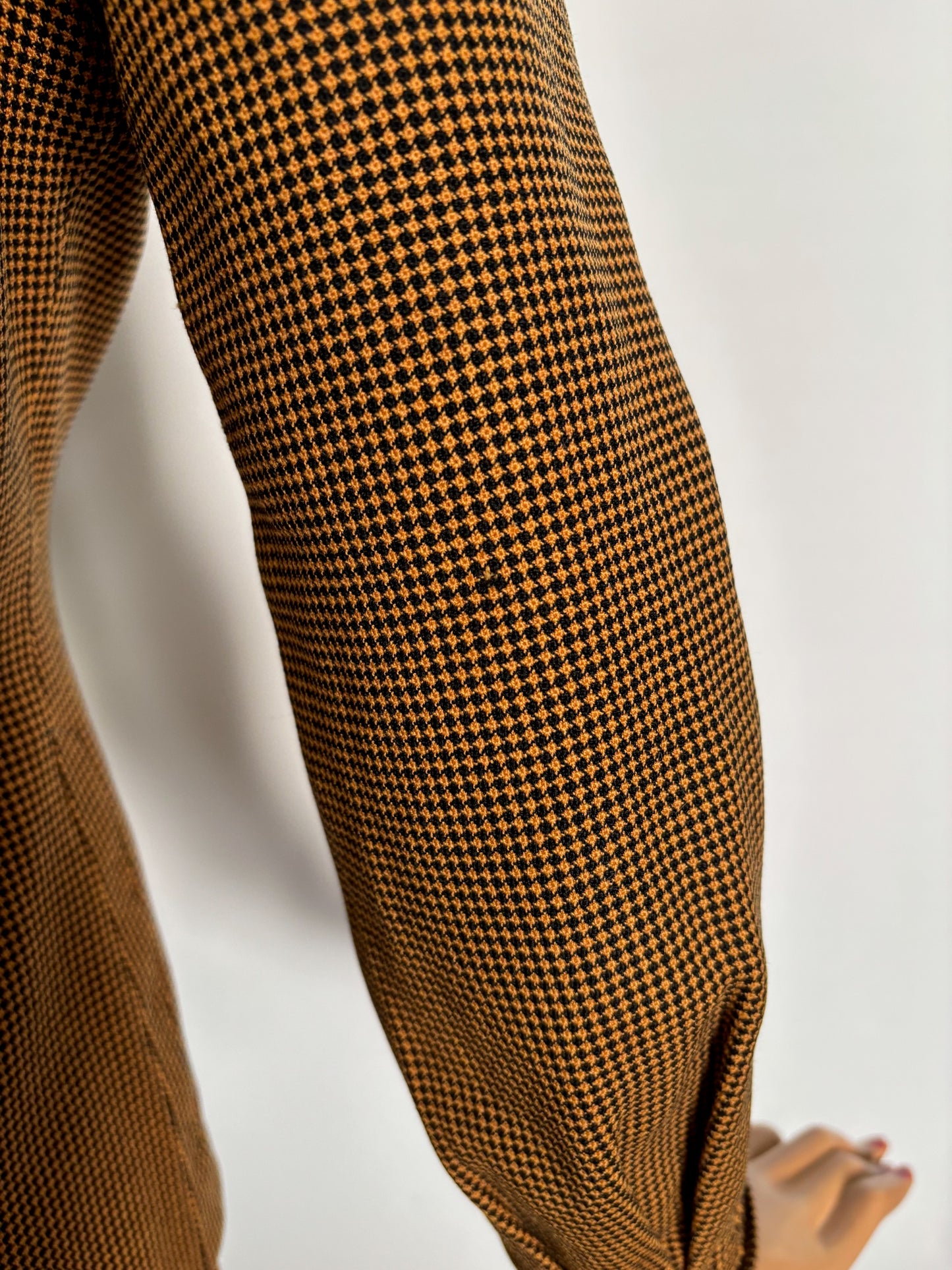 Jacket M, Skirt XS | 1940s Houndstooth Wool Gabardine Suit