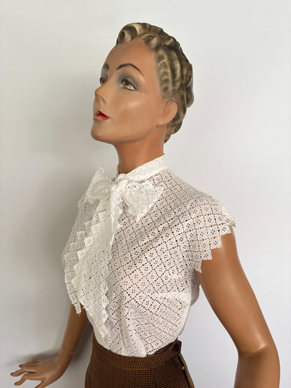 M | 1950s White Cotton Lace Blouse With Pussy Bow