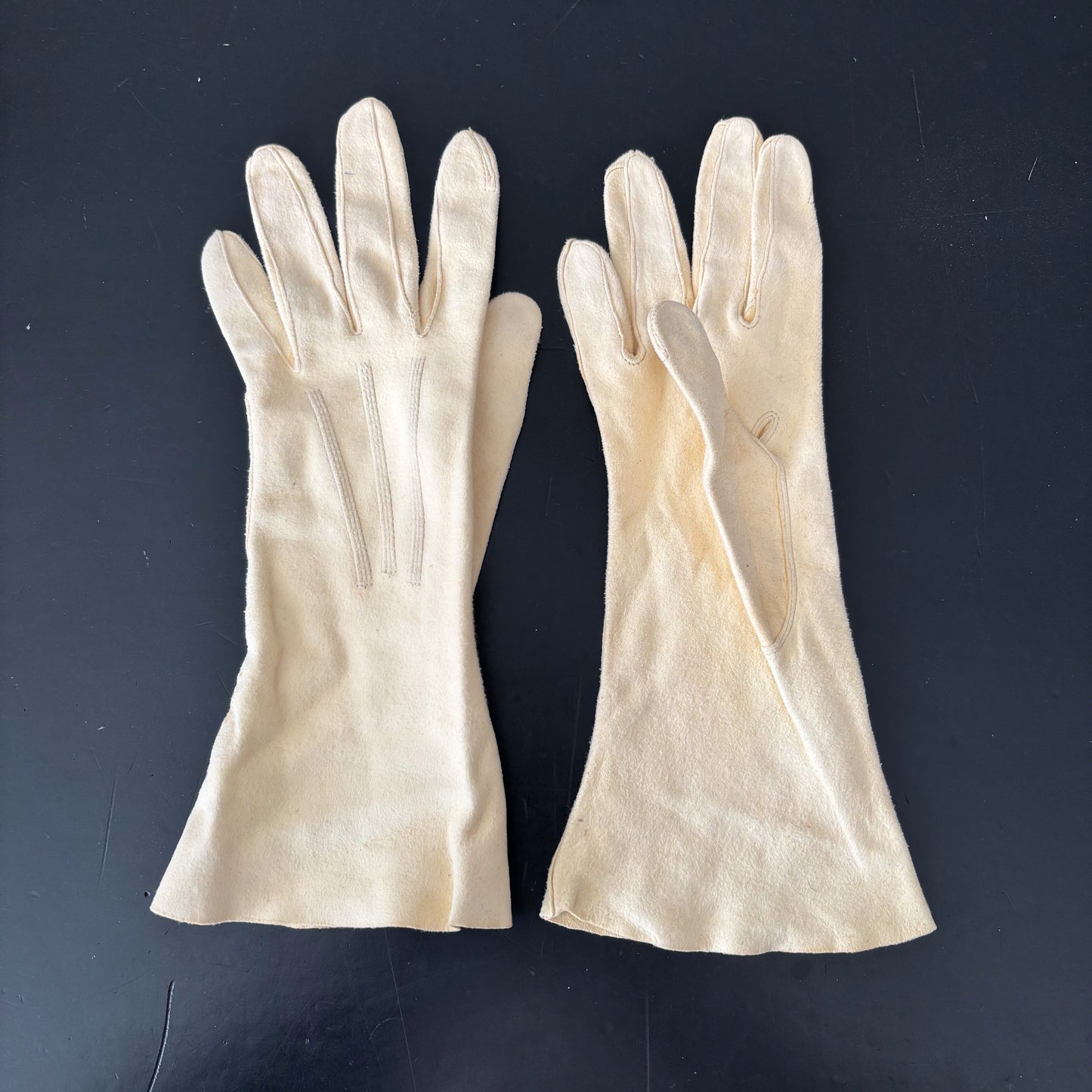 Vintage Mid-Century Britland Doeskin Gloves | Size 6 3/4