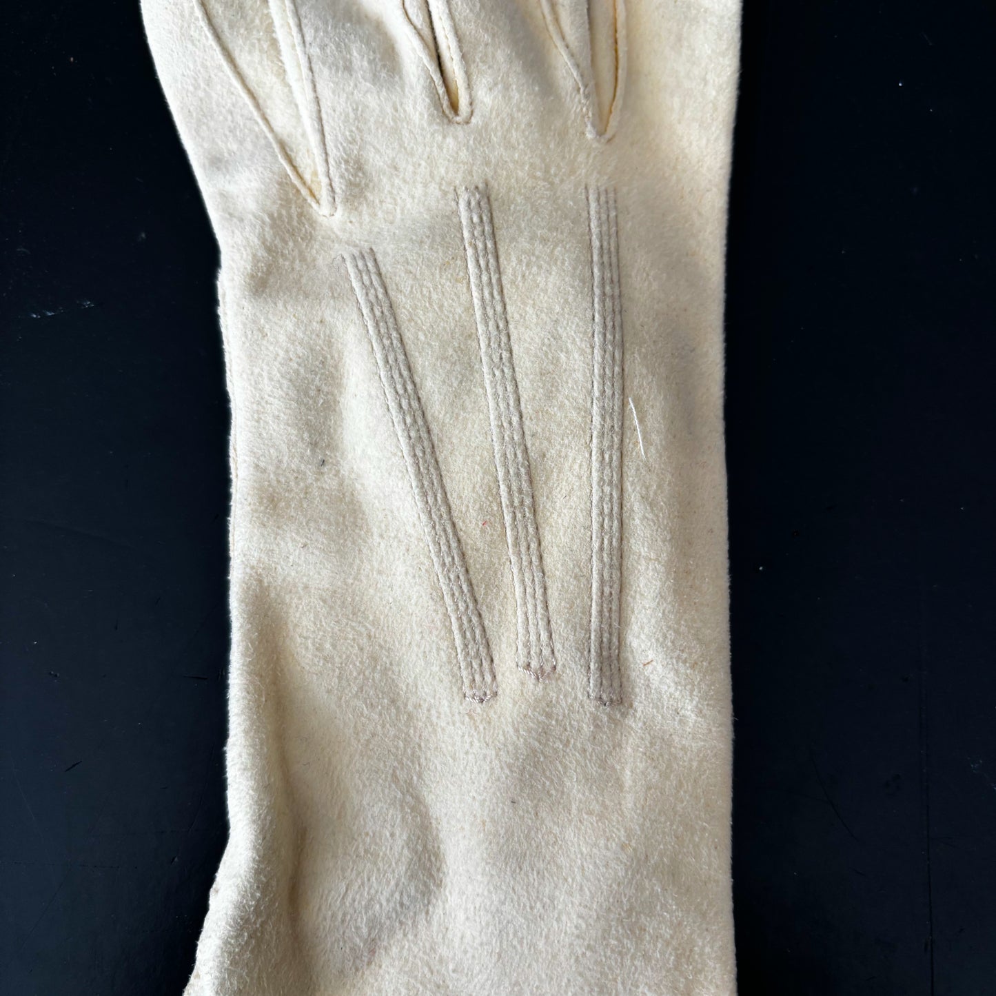 Vintage Mid-Century Britland Doeskin Gloves | Size 6 3/4