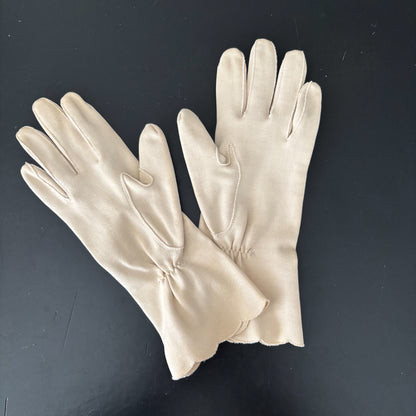 Vintage Scalloped Gloves | Size 6