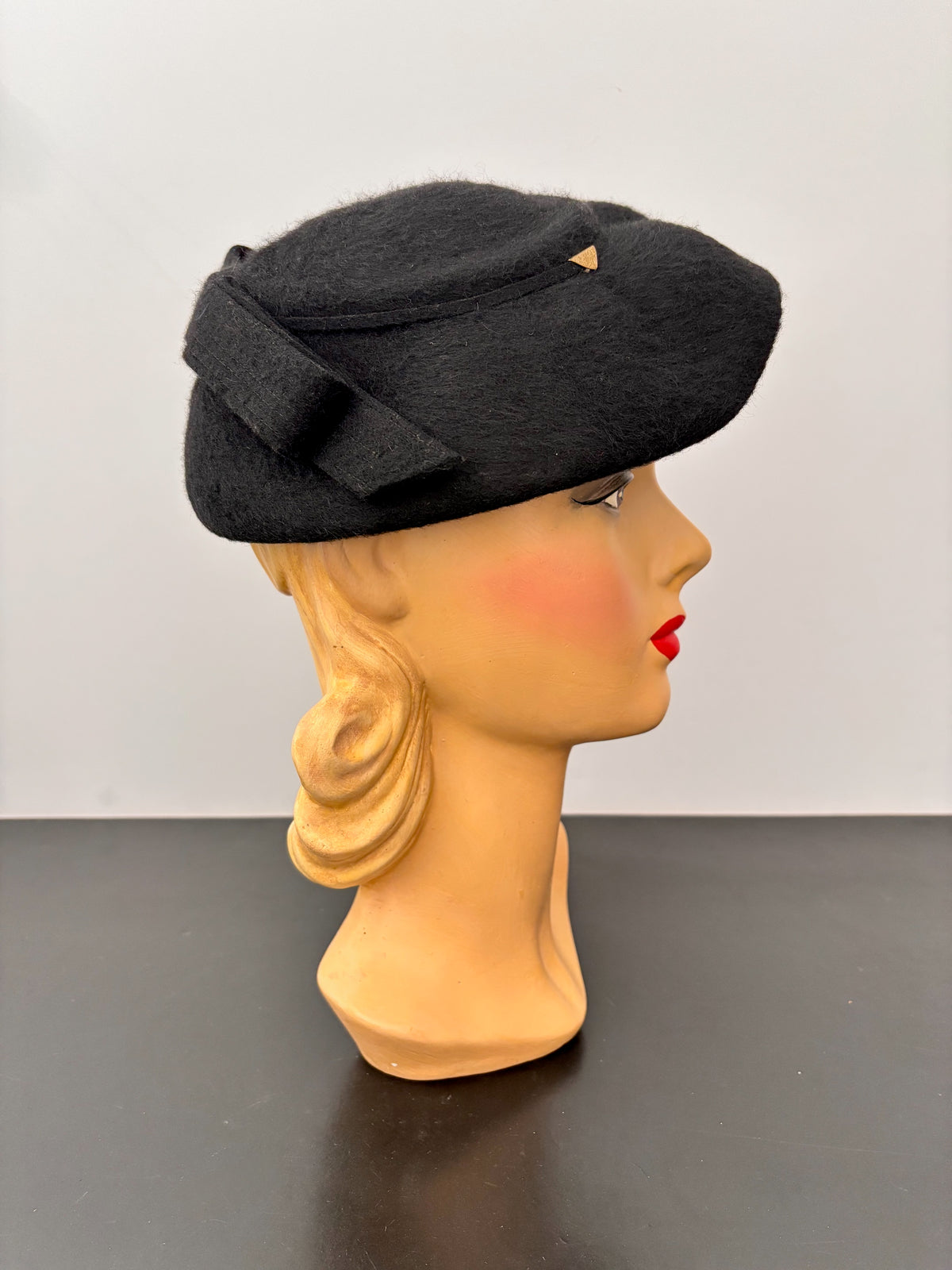 1930s/40s Black Felt Hat Chapeau de K&S Paris
