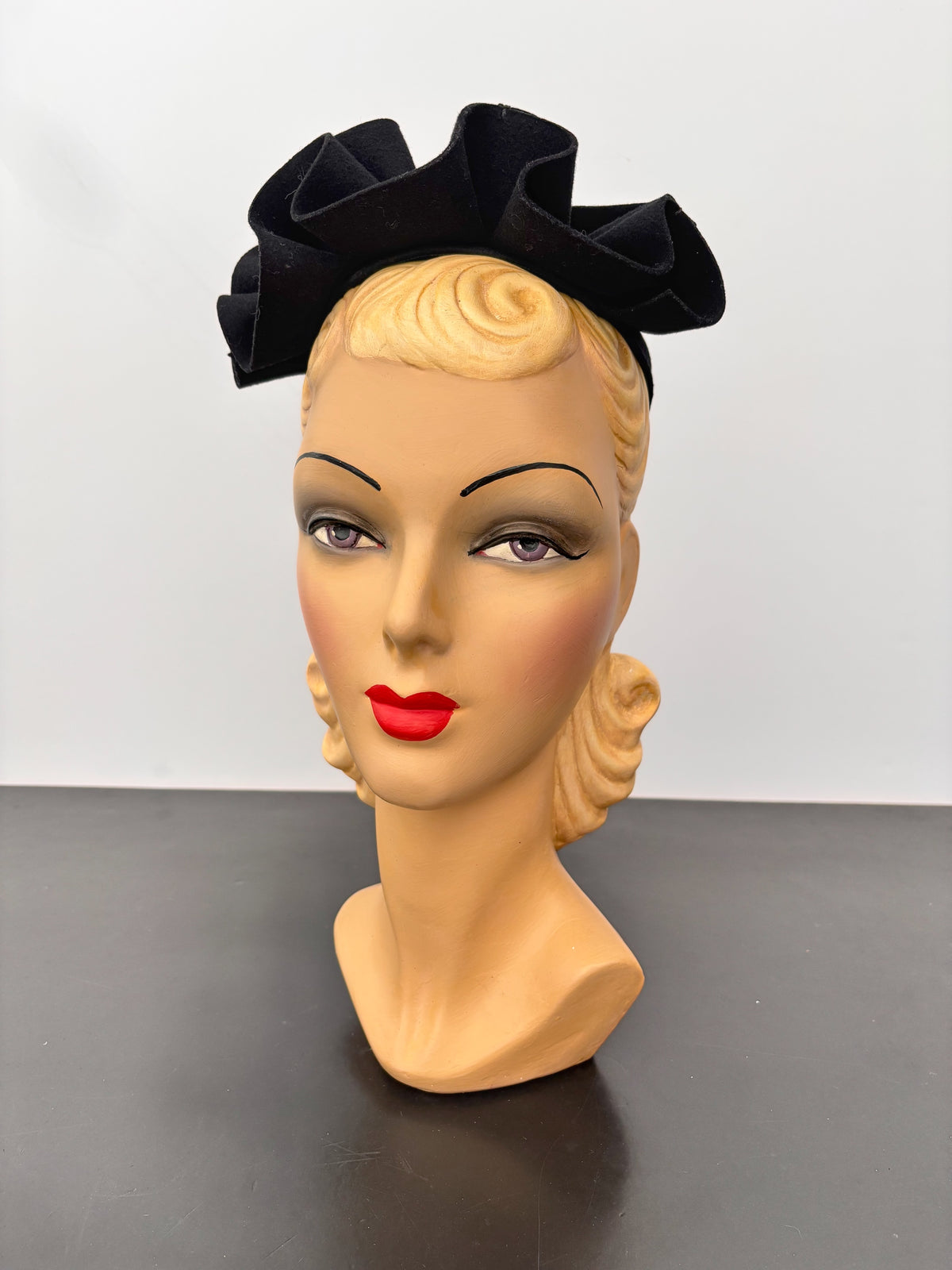 1940s Black Felt Looped Halo Hat