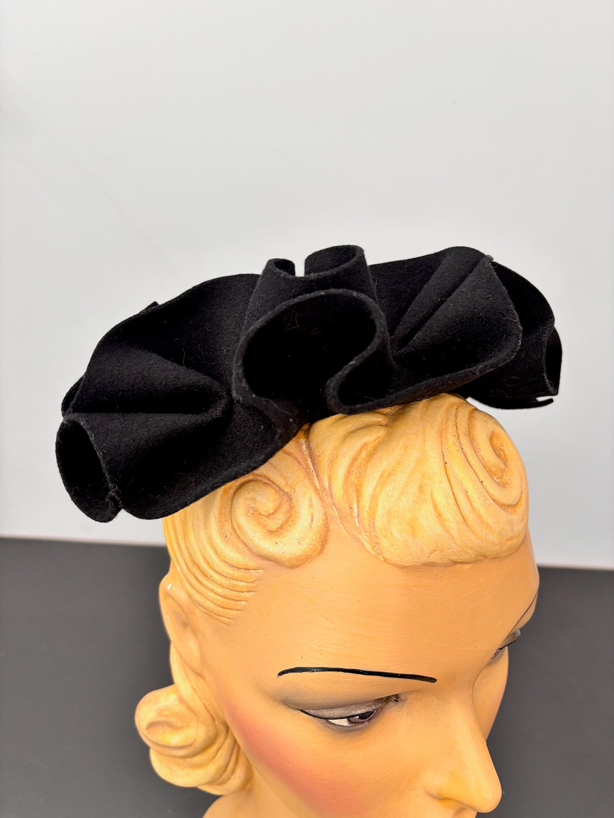 1940s Black Felt Looped Halo Hat