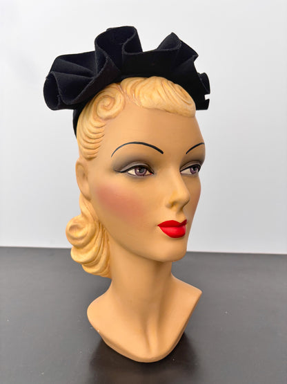 1940s Black Felt Looped Halo Hat