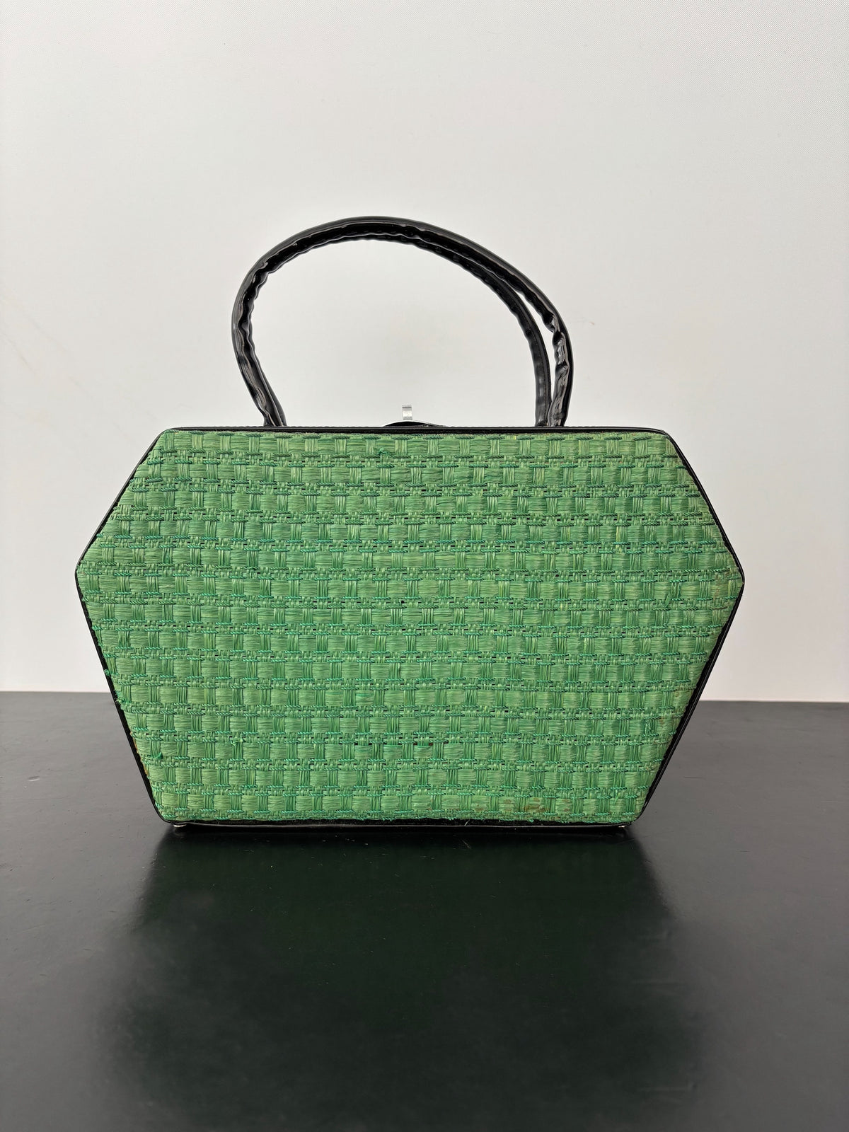1950s Green Straw & Black Patent Leather Box Handbag