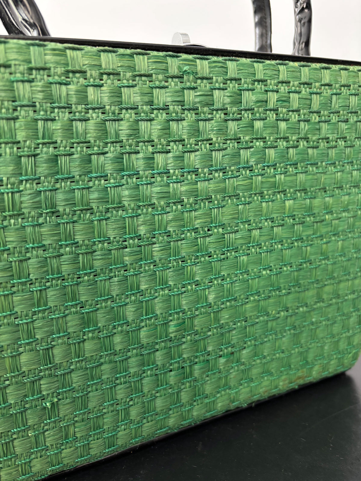 1950s Green Straw & Black Patent Leather Box Handbag