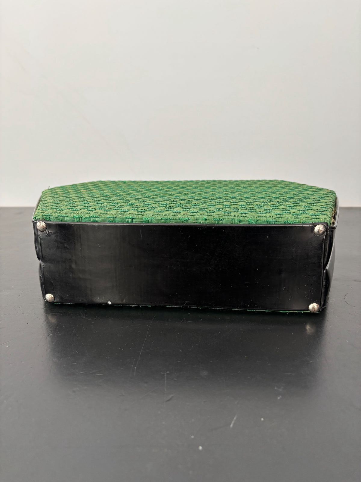 1950s Green Straw & Black Patent Leather Box Handbag
