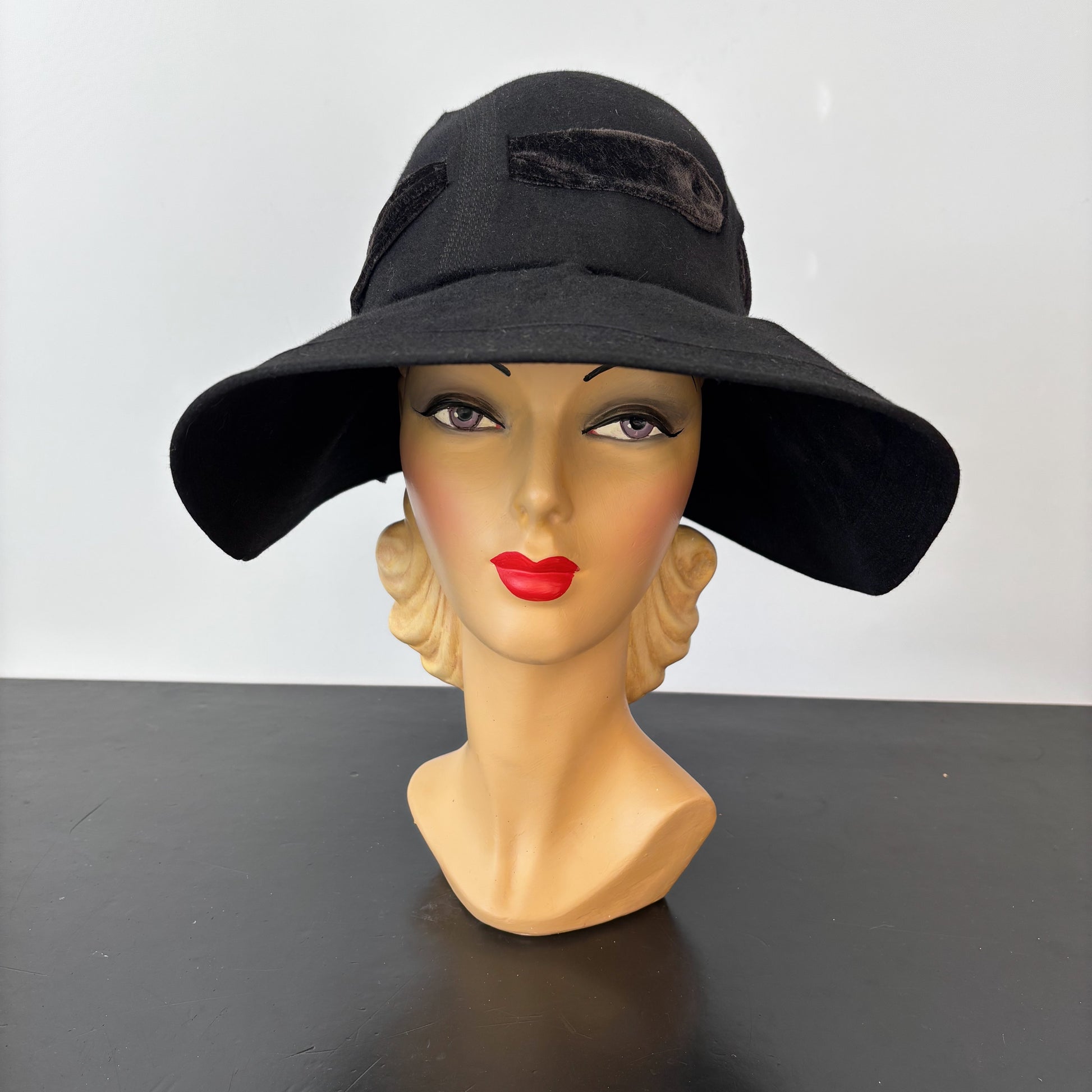 Antique 1920s Wide Brim Cloche Hat – Lily Scarlet