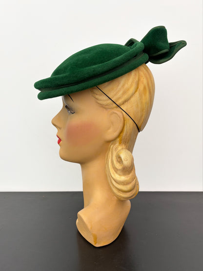 1940s Green Velour Felt Pancake Hat | Néodaim Paris