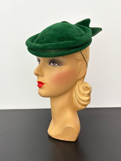 1940s Green Velour Felt Pancake Hat | Néodaim Paris