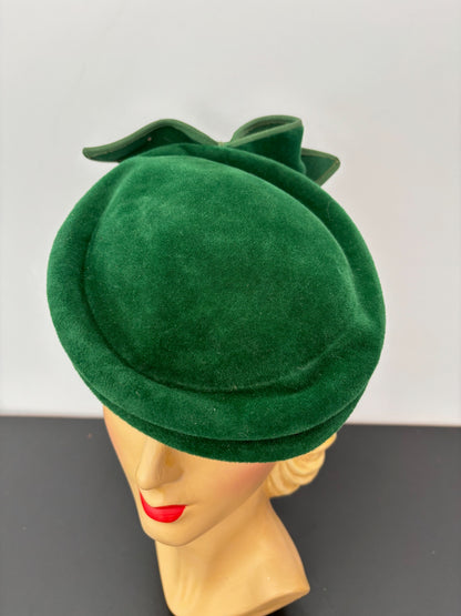 1940s Green Velour Felt Pancake Hat | Néodaim Paris