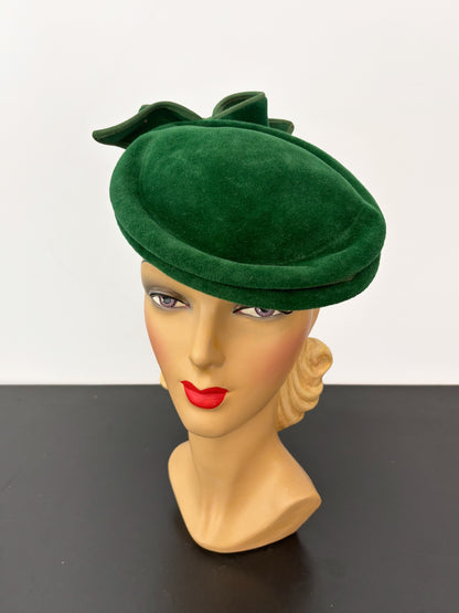 1940s Green Velour Felt Pancake Hat | Néodaim Paris