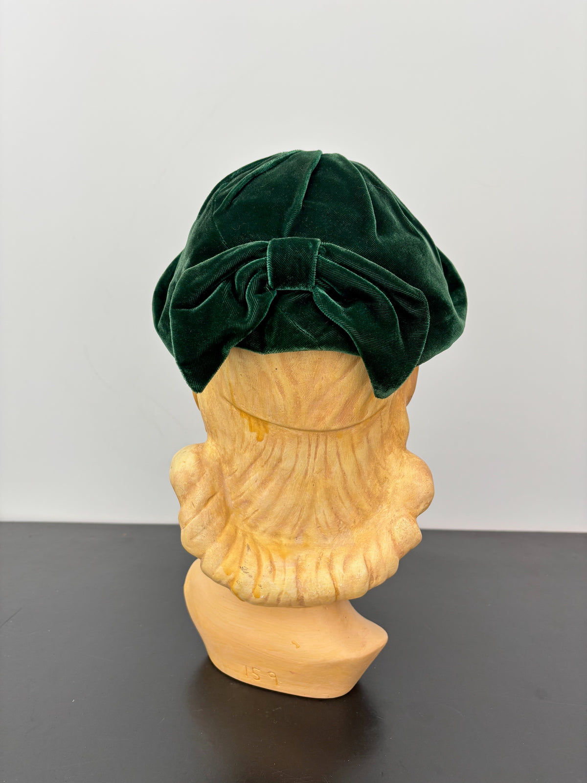 1930s/40s Emerald Green Velvet Tilt Hat with Bow