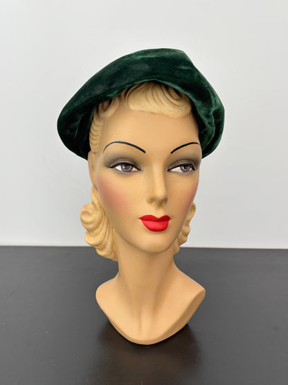 1930s/40s Emerald Green Velvet Tilt Hat with Bow