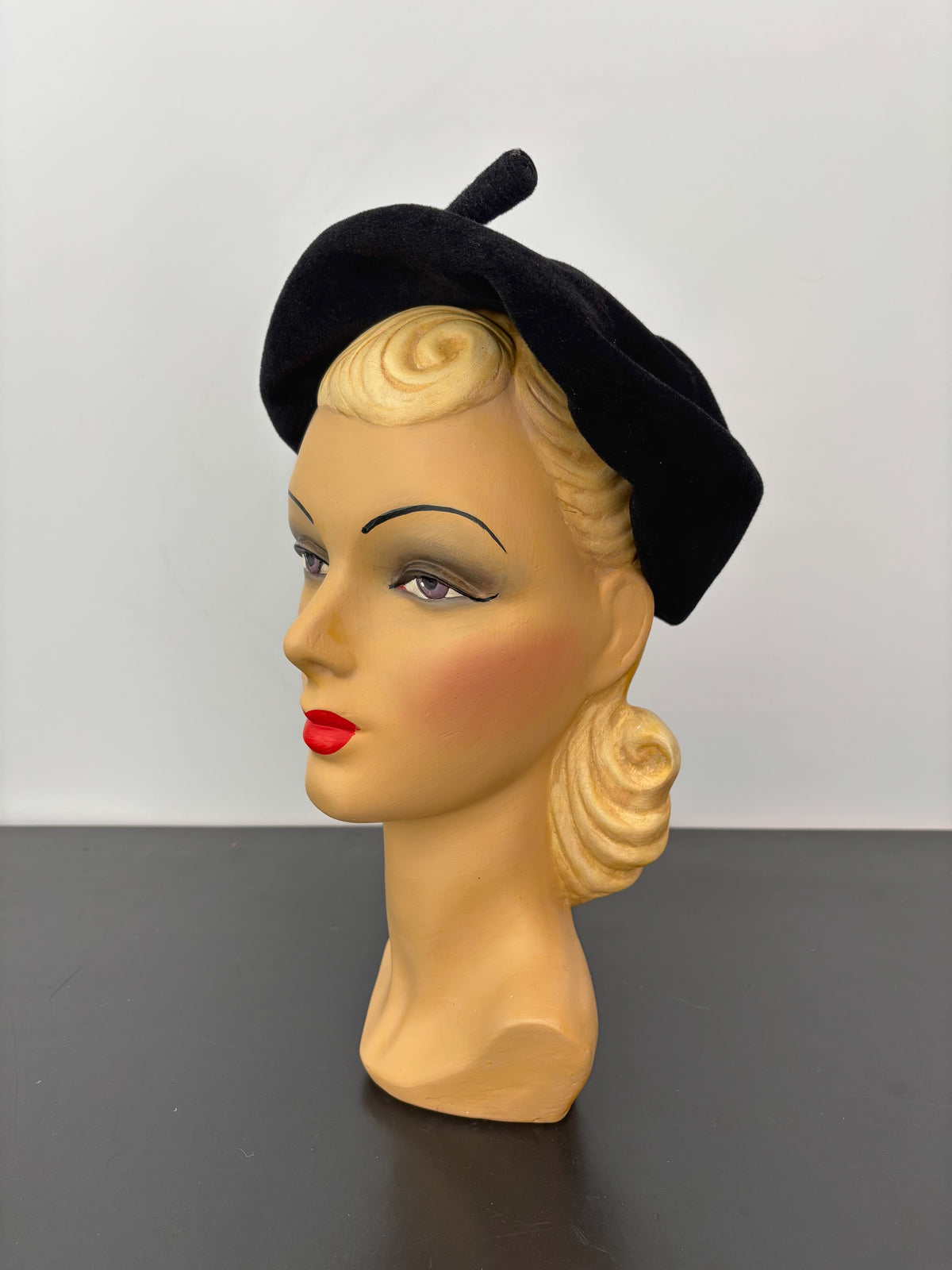 1930s/40s Black Velour Felt Tilt Hat With Hat Pin