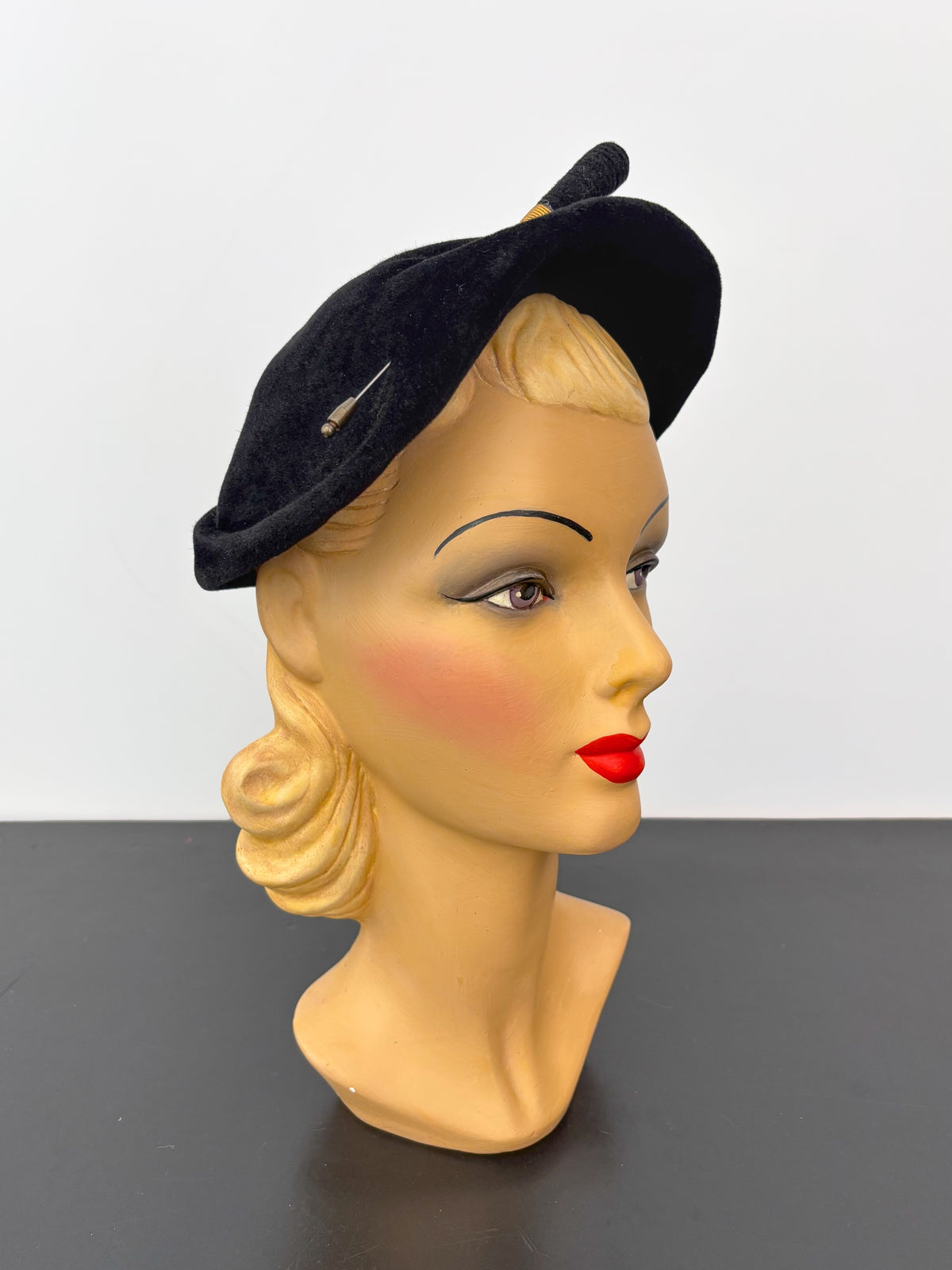 1930s/40s Black Velour Felt Tilt Hat With Hat Pin