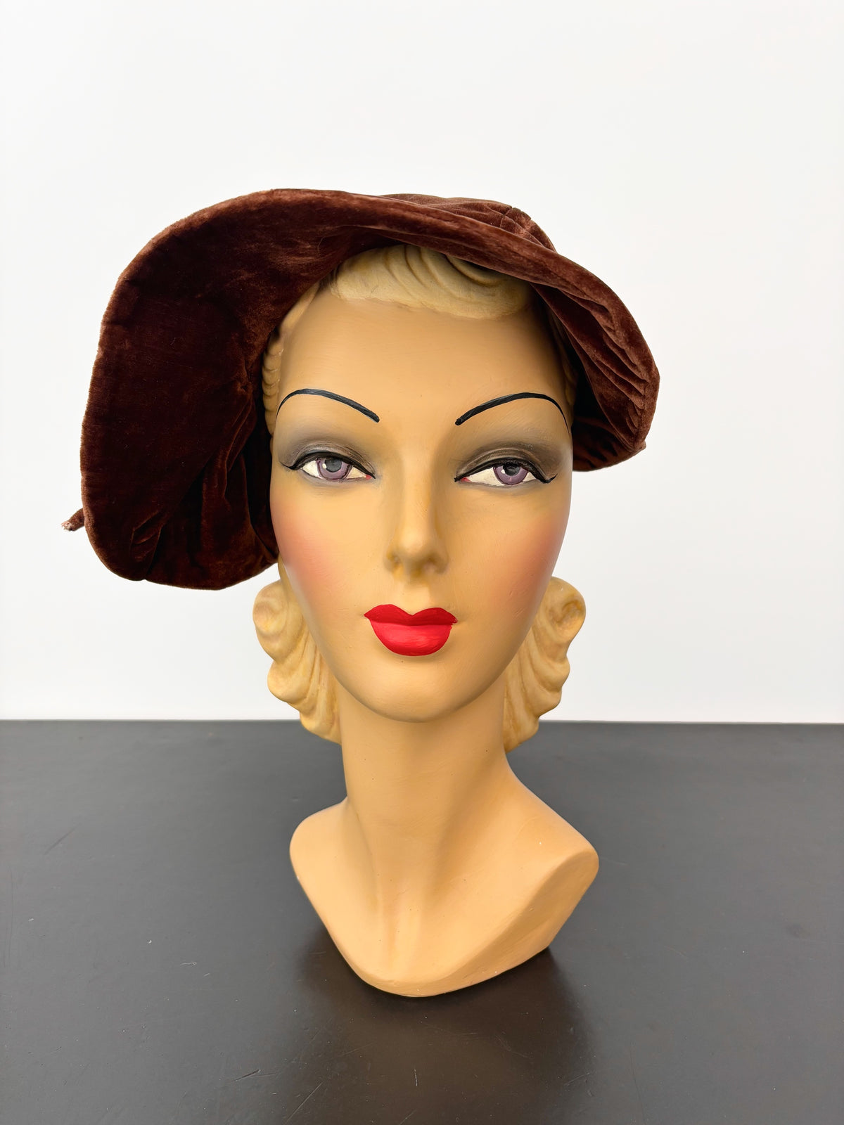 1930s Brown Velvet Hat With Asymmetric Brim | Rose Descat Paris